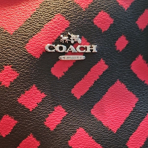 Coach Stylish Black and Red Tote Bag - Reversible....2 Bags In One - Picture 2 of 5